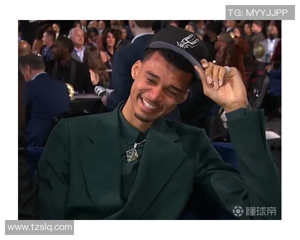 文班亚马新秀赛季表现惊艳场均20分10篮板3盖帽领跑联盟